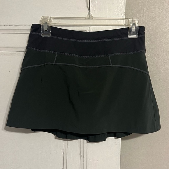Athleta Runaround Skort Tennis Skirt Charcoal Gray XS - Picture 2 of 9